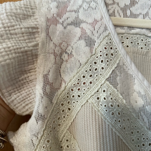 POL Cream Lace Ruffle Blouse - Picture 2 of 5